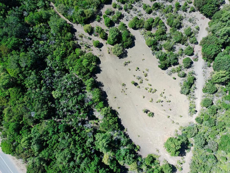 Vista aérea del lote 5 en Las Pilcas, precordillera de Ñuble cerca de San Fabián de Alico